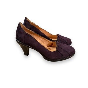 Sofft Teagan Purple Plum‎ Suede Closed Toe Slip On Scallop Leather Heels Sz 6